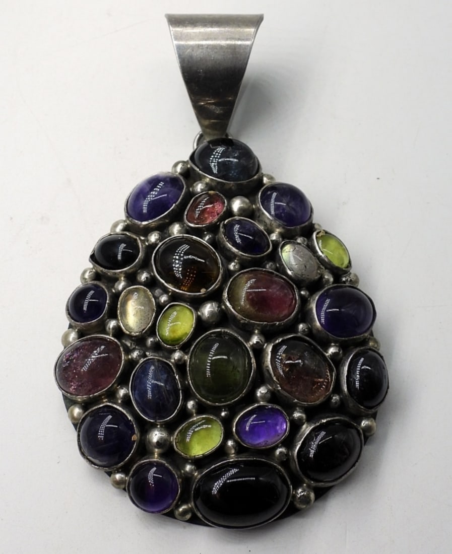 Large Emer Thompson Navajo 925 Pendant (1 of 3)