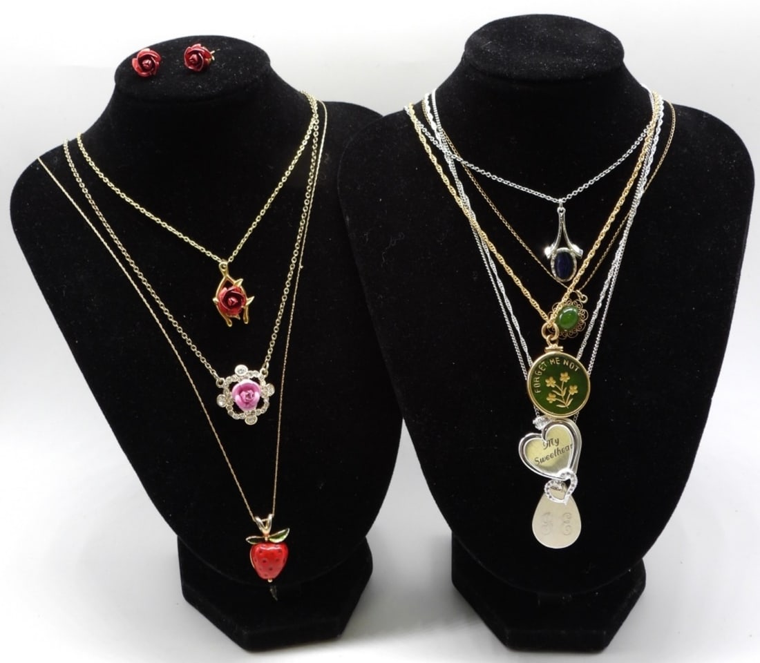 (8) Necklaces (1) Pair of Earrings: vintageauctionsonline.com