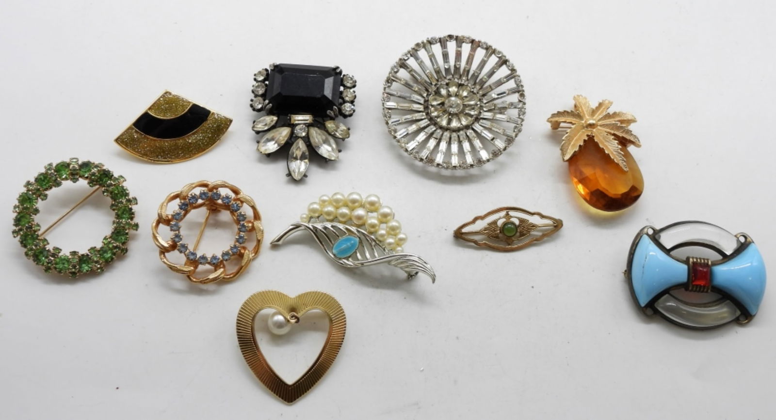 (10) Brooches: Bid With Us Today