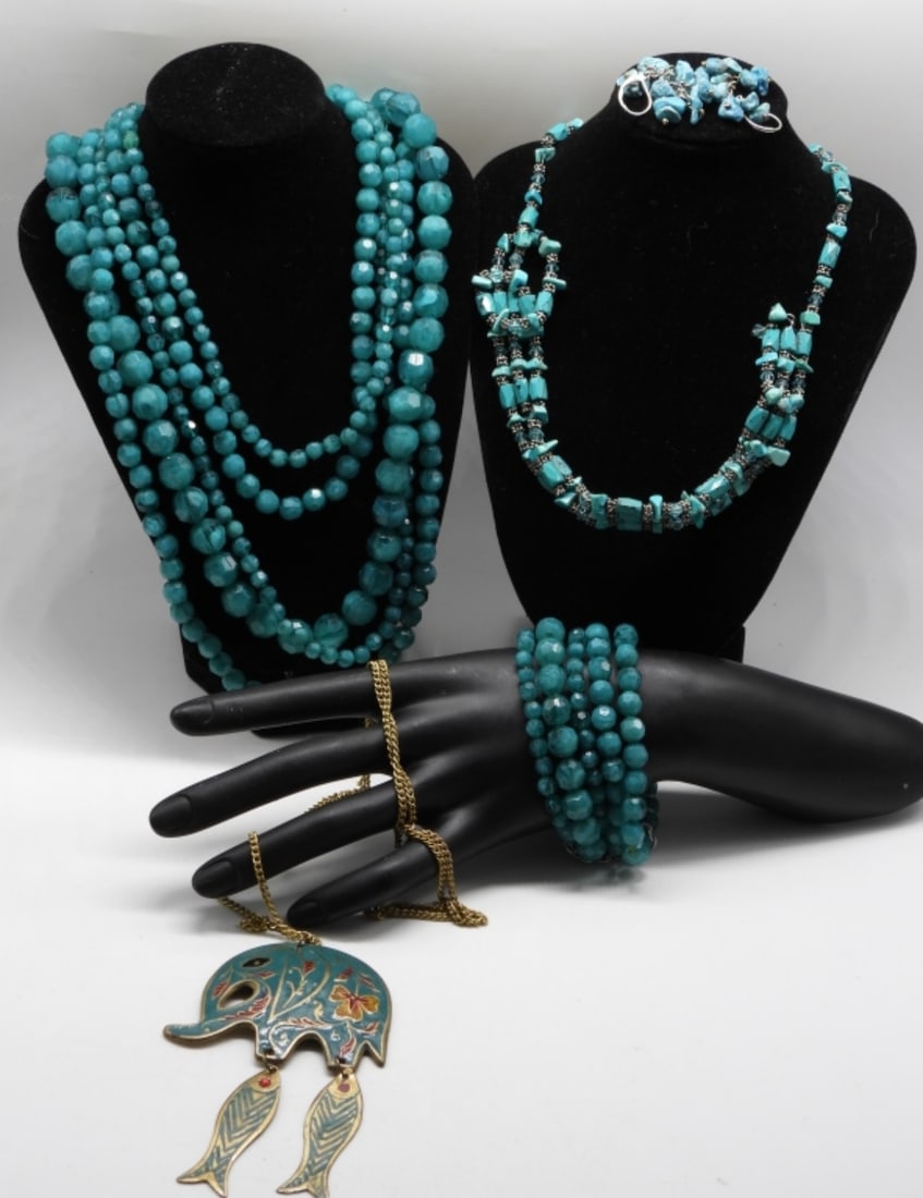 Turquoise Colored Lot: (3) Necklaces (1) Bracelet (1) Pair of earrings