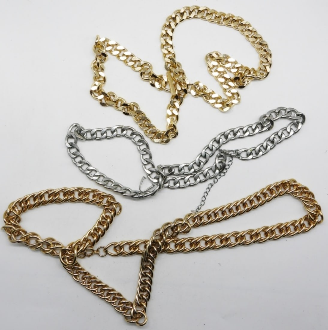 (4) Large Chunky Chains: Silver-tone & Gold-tone