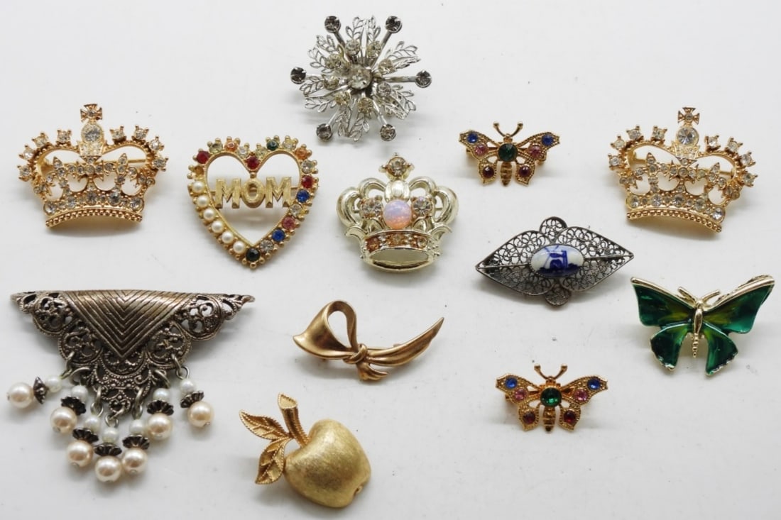 (12) Mini Brooches: Visit us at www.vintageauctionsonline.com. (mom heart brooch is missing a stone)