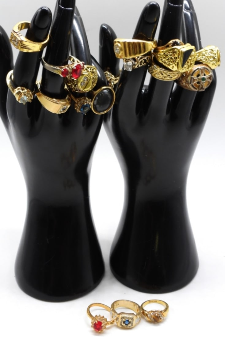 (18) Fashion Rings: Sizes range from 5 to 13