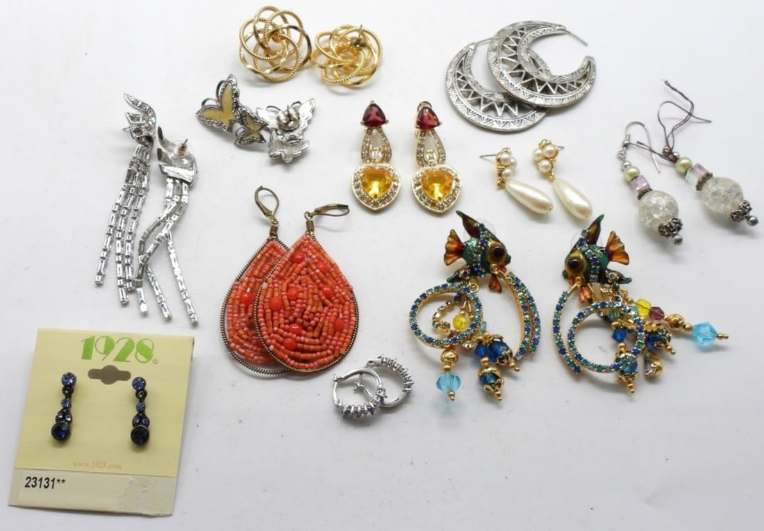 Lot of Fashion Earrings- All Post. 11 Pair: Follow us on Facebook, Instagram, X, and TikTok.