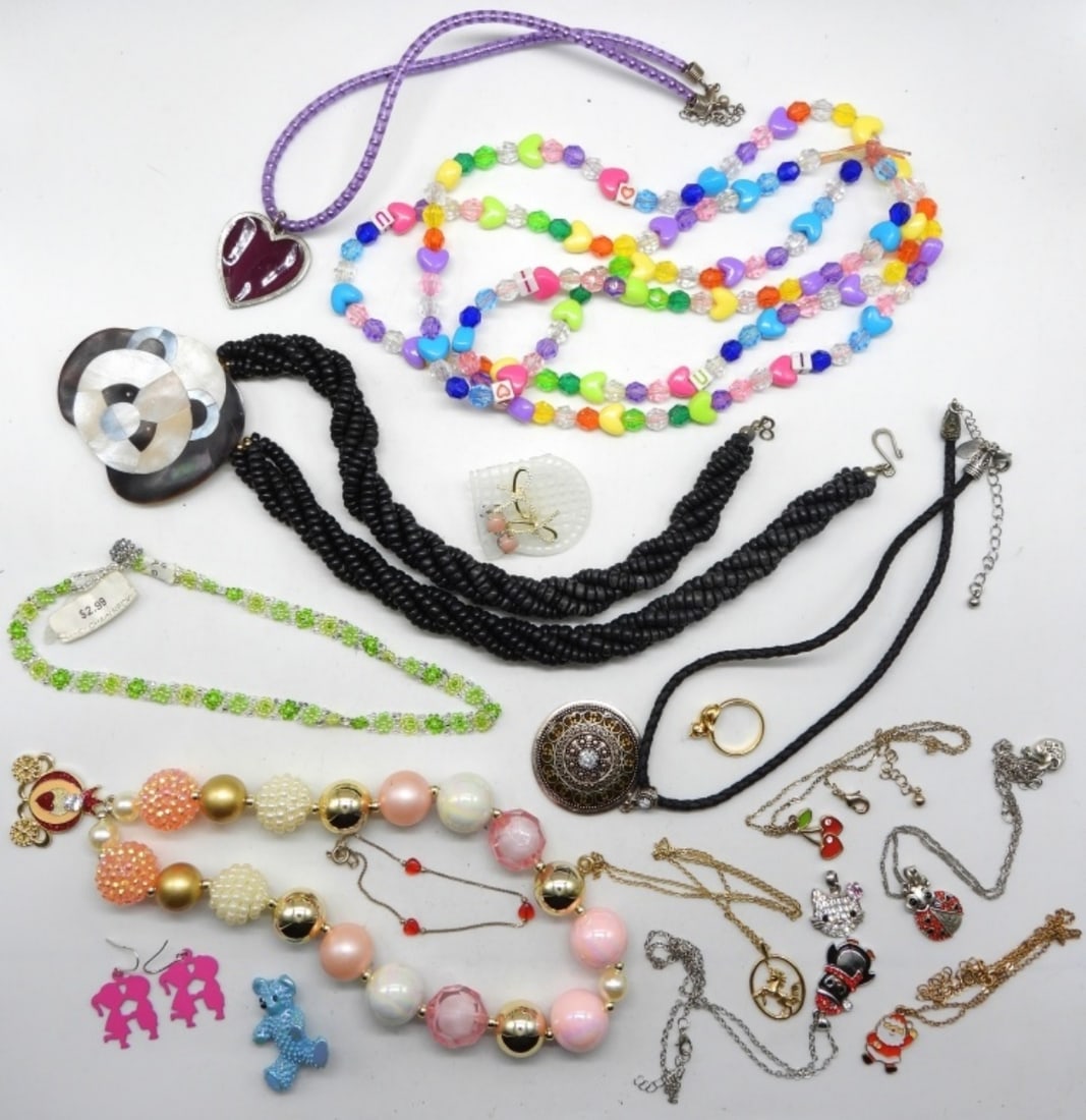 Fun Kid's Fashion Lot-Necklaces, Bracelets, Pins: See pics!! 17 pieces total