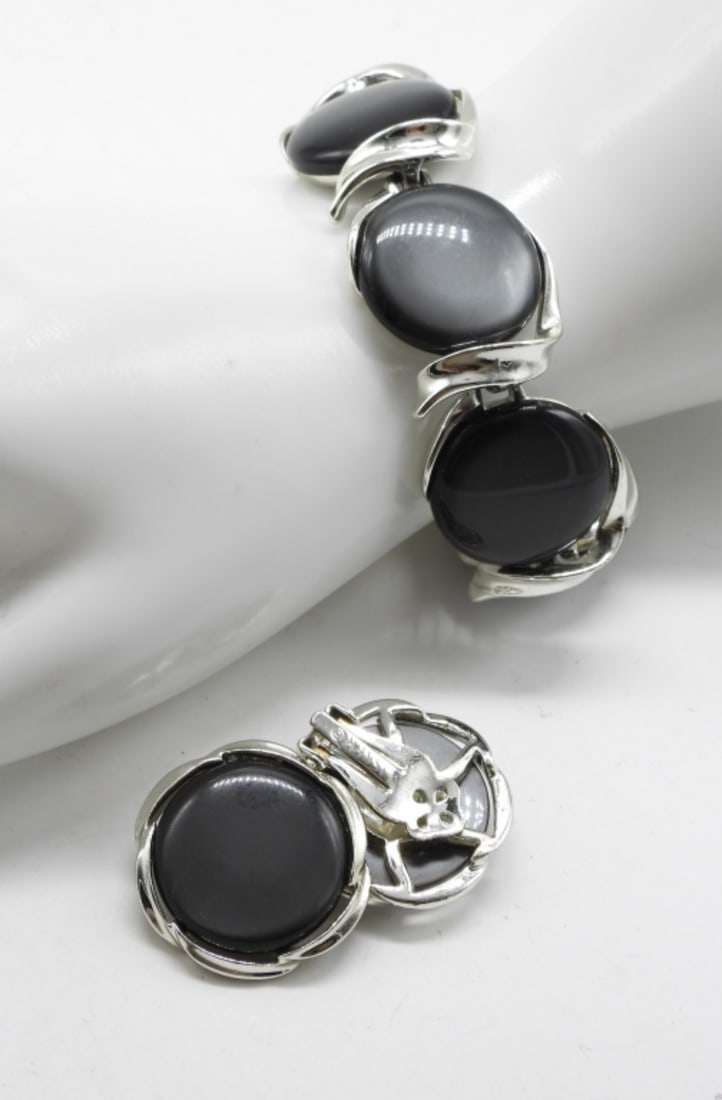 Clip On Earrings & Bracelet Set: Grey & Silver Tone