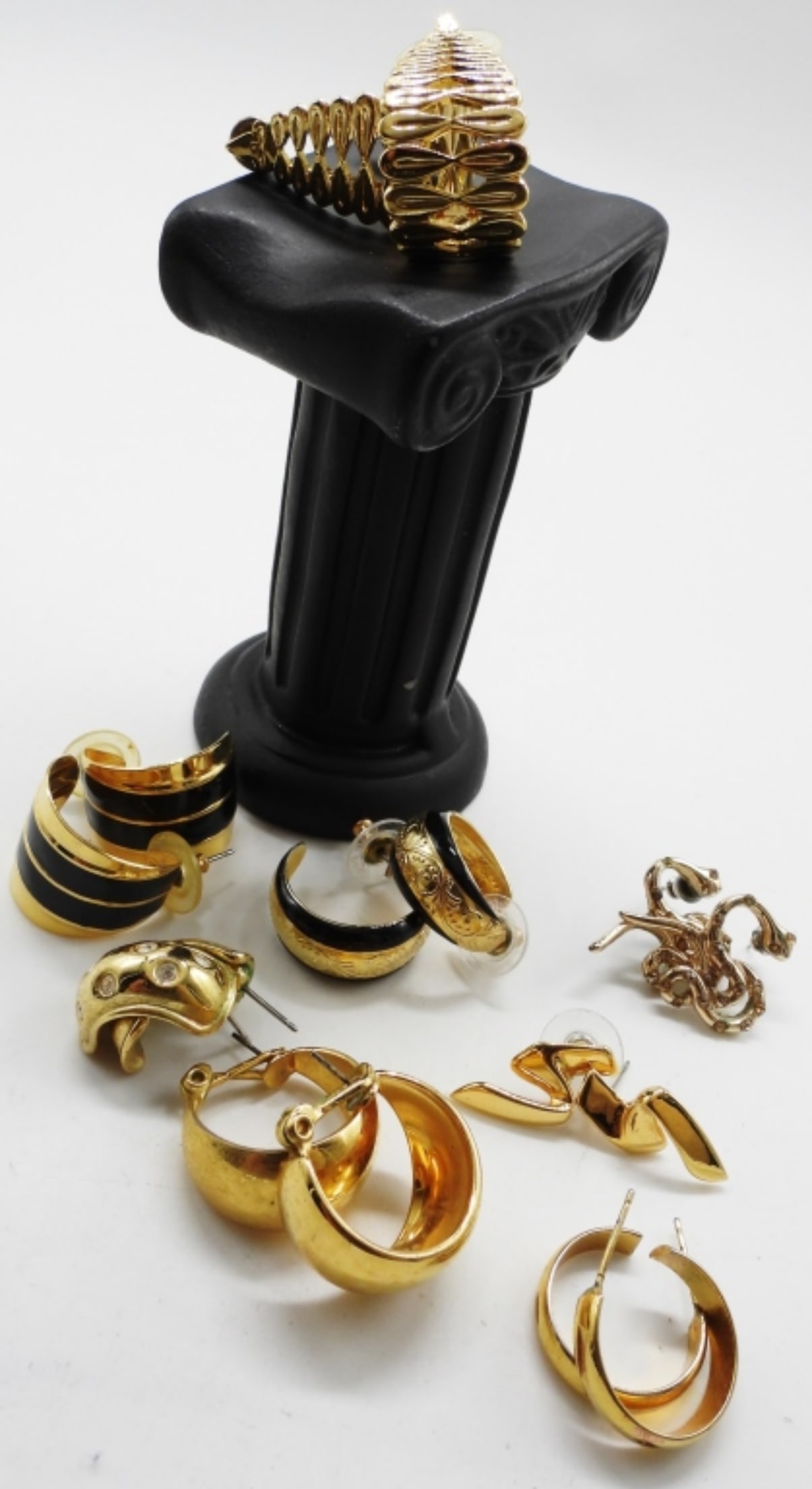 (8) Pair Of Gold Tone Post Back Earrings: Nice Variety