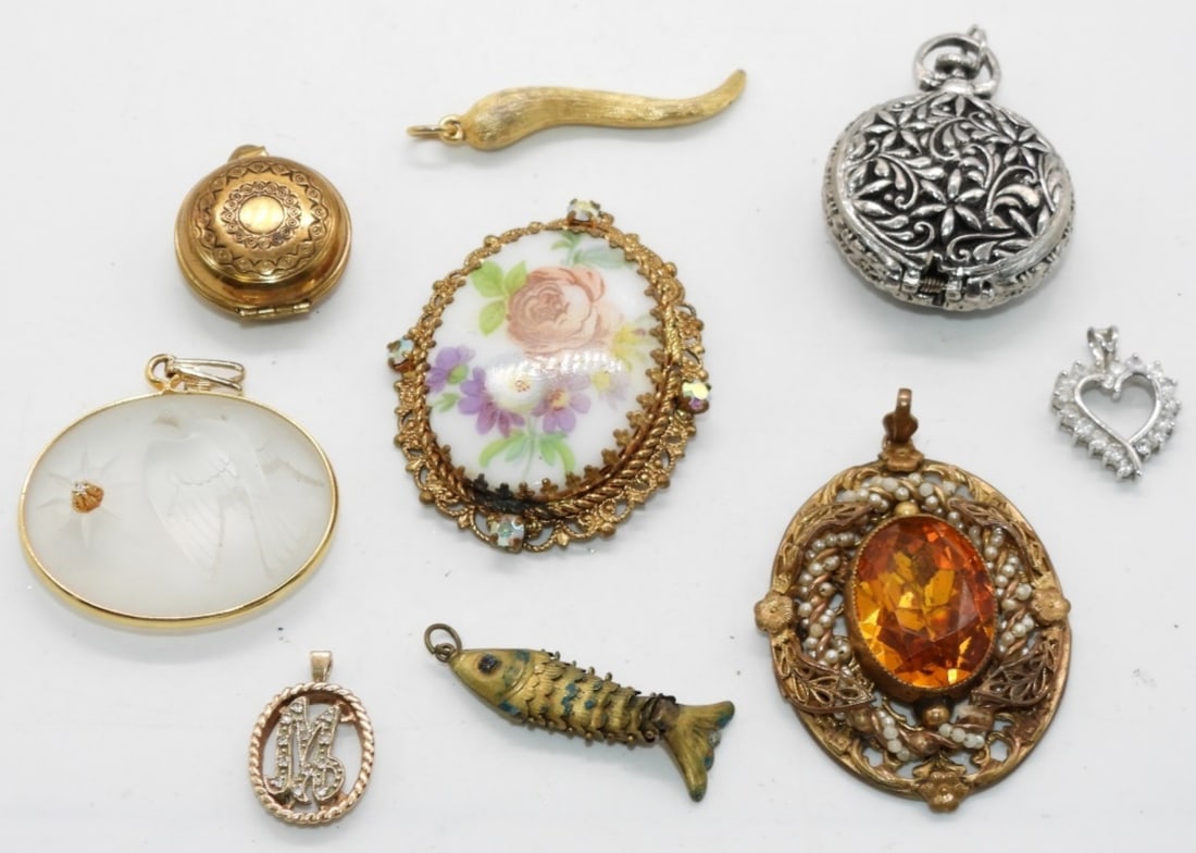 (9) Mini & Large Pendants: Vintage Auctions Online