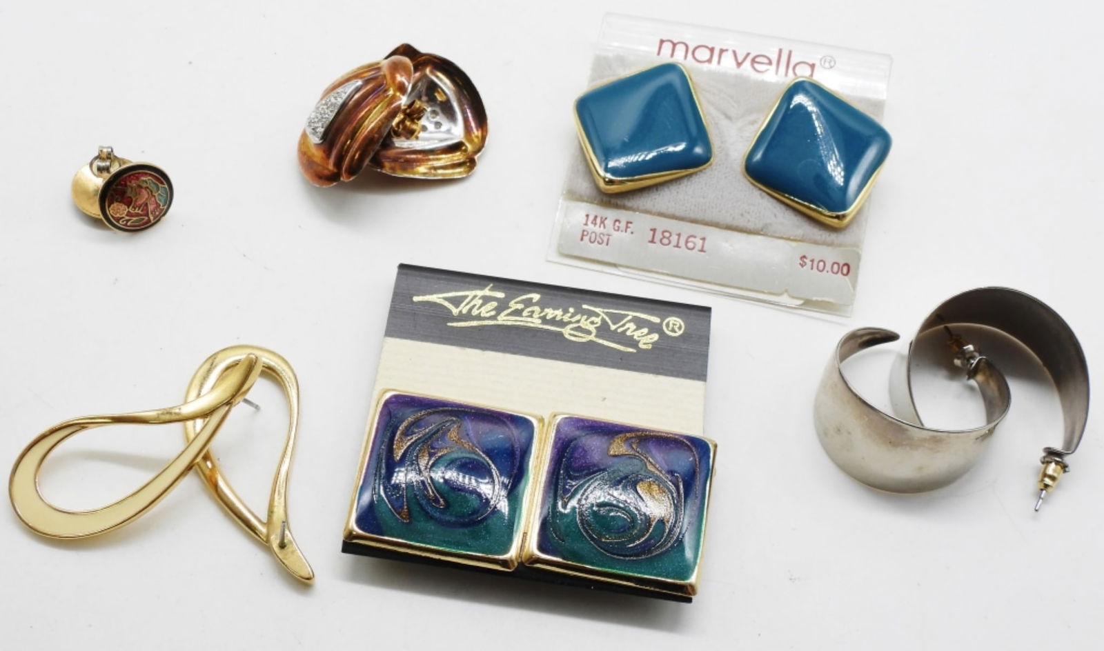 (6) Pairs Of Post Back Earrings: Various earrings, beautiful pieces