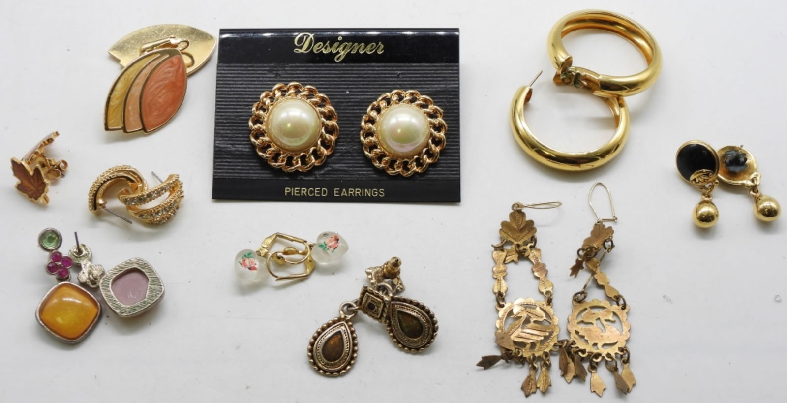 (10) Beautiful Pairs Of Post Back Earrings: Beautiful pieces