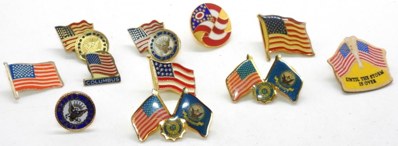(11) America Pins: Various pins related to America