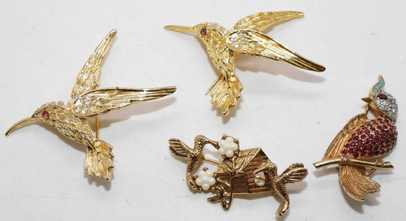 (4) Hummingbird Brooches: Beautiful brooches to wear every day