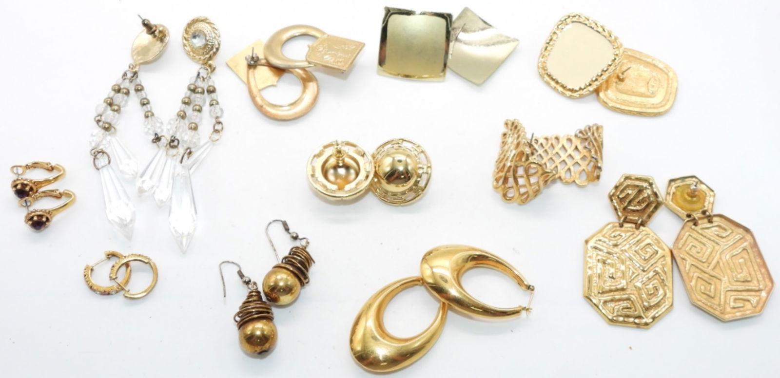 (11) Large Gold-Tone Pierced Earrings: www.vintageauctionsonline.com