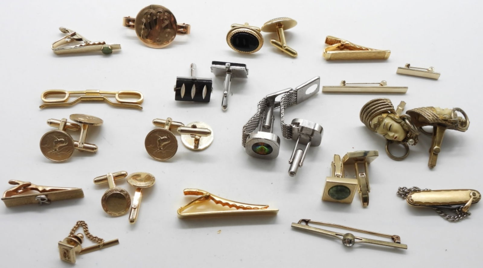 Accessory Mixed Lot (1 of 1)