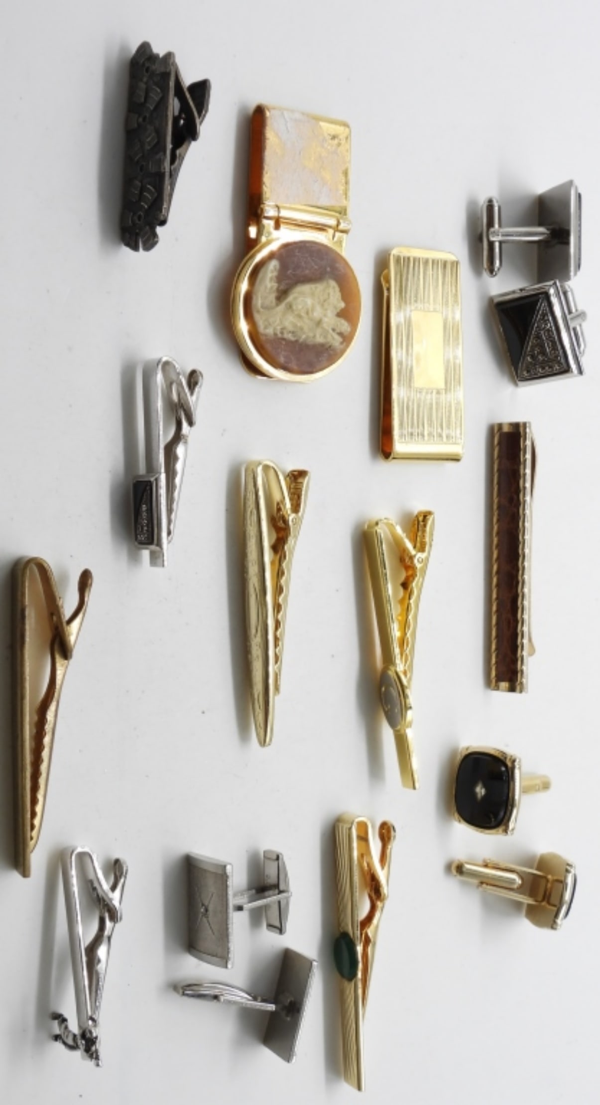 (13) Miscellaneous Accessory Lot (1 of 3)