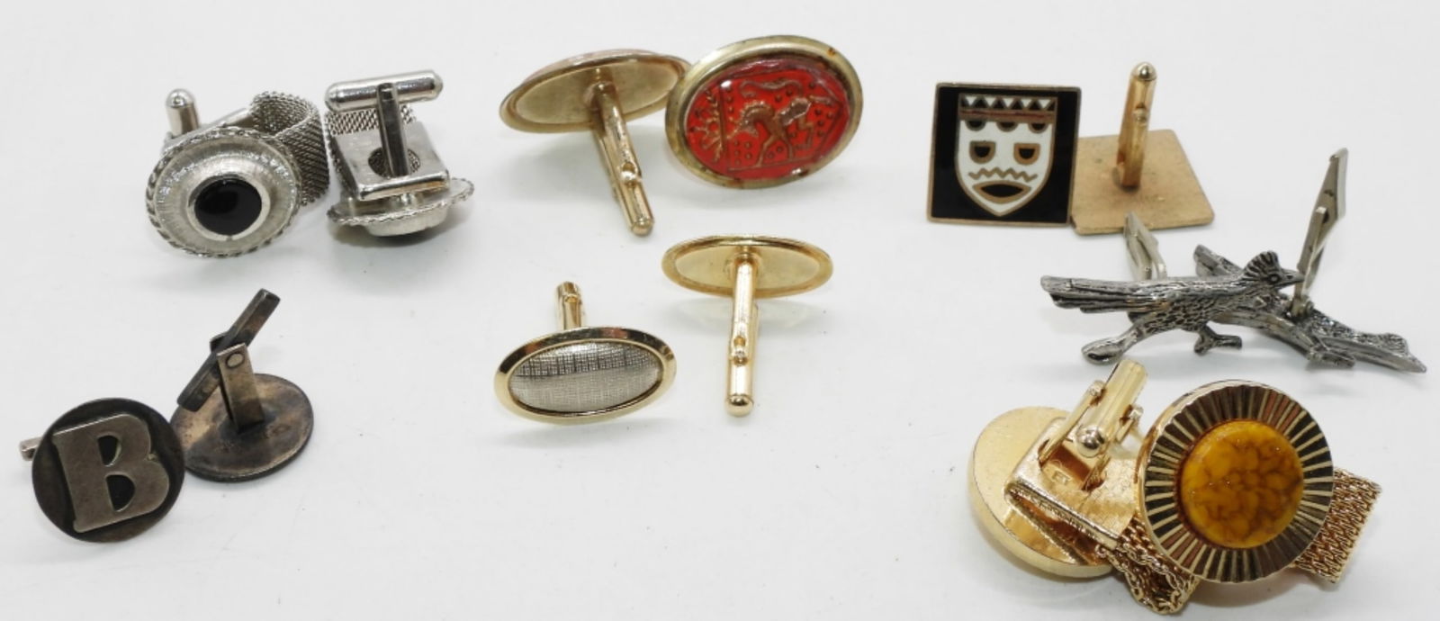 (7) Pairs Of Cuff-Links: Bid at the number one auction house, vintageauctiononline.com
