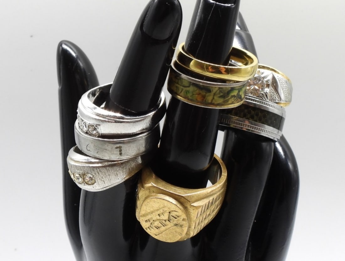 (8) Larger Rings Sizes: 7.5-11: Check out our new site, vintageauctionsonline.com