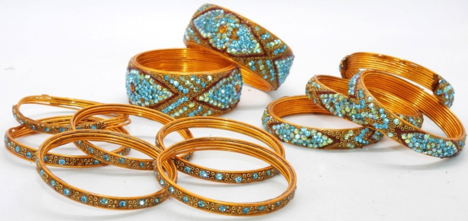 Beautiful Cooper & Teal Color Bracelets: Visit Us @ vintageauctionsonline.com. 4 bracelets are broken