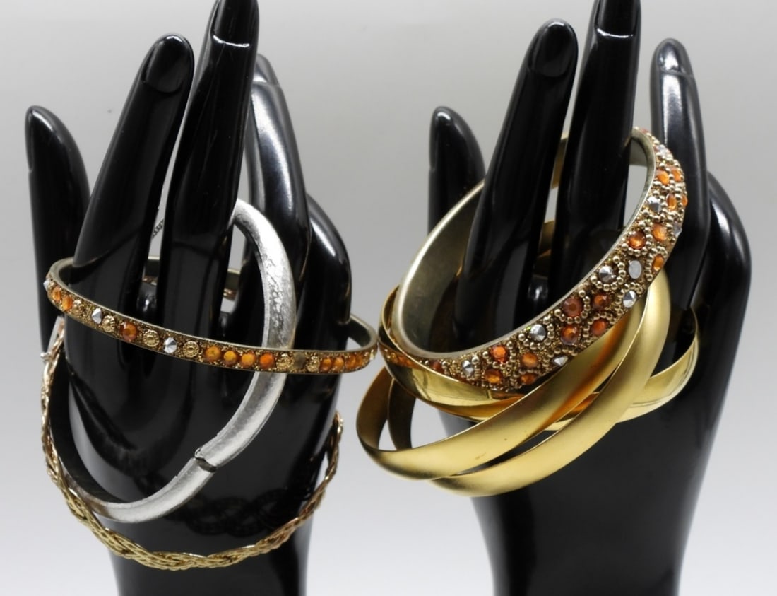 (5) Bangle Bracelets: Beautiful pieces