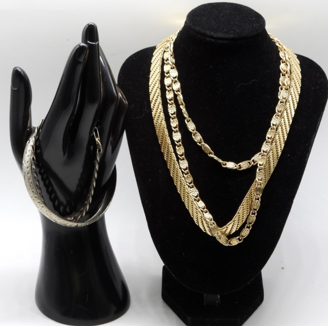 Mixed Lot Of Necklaces & Bracelets: Gold & silver tone bracelets and necklaces