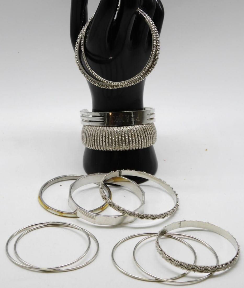 (12) Bangle Bracelets: Fun pieces