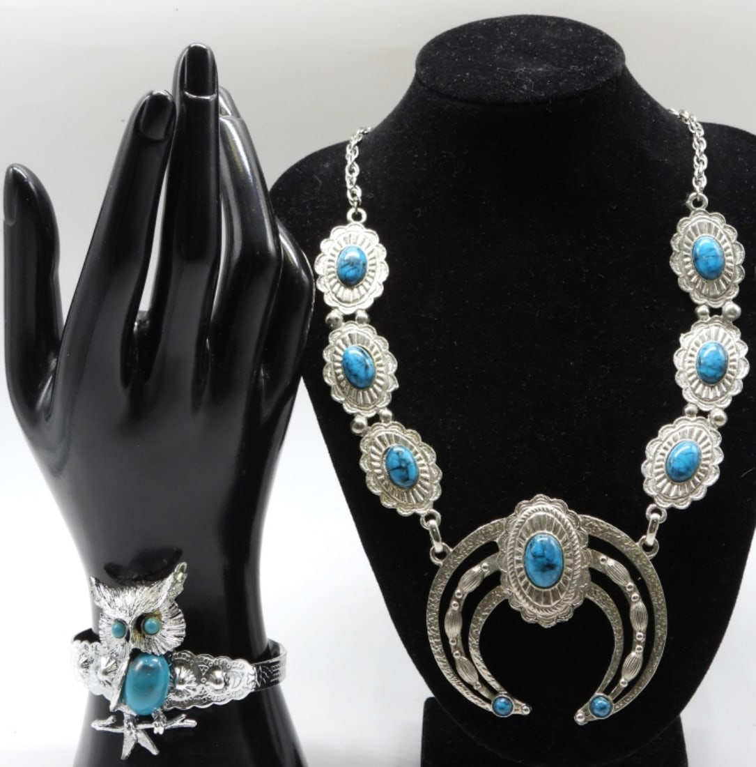 Teal Bracelet & Necklace: Beautiful western feel jewelry to go with western outfits