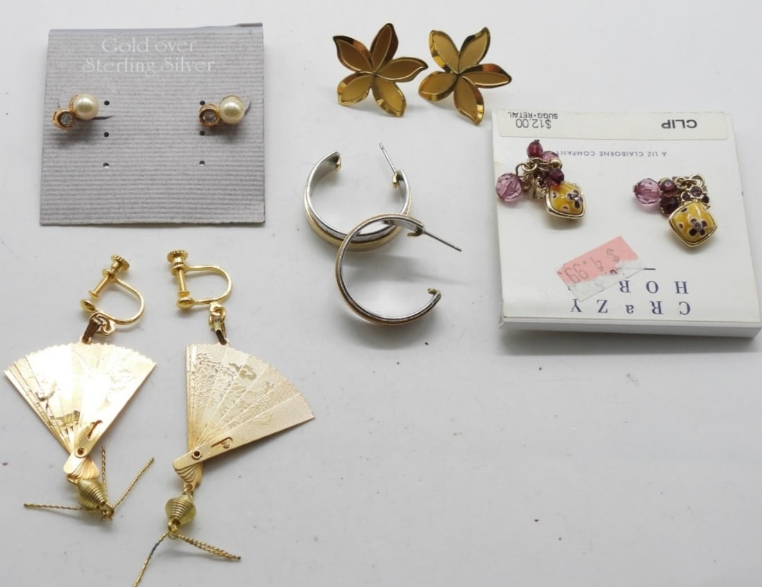 (5) Pairs Of Earrings: All post back except 1 gold-tone pair, that€™s clip on