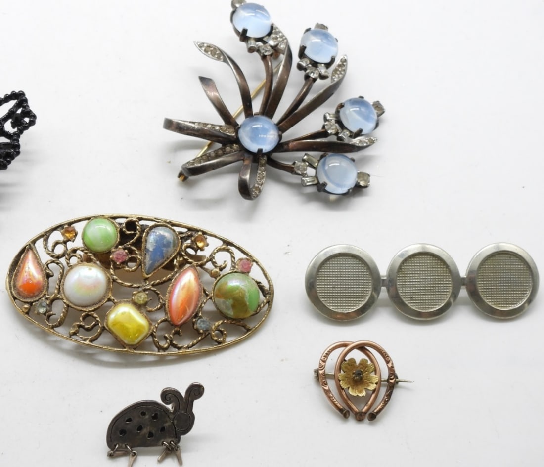 (7) Unique Brooches - 2