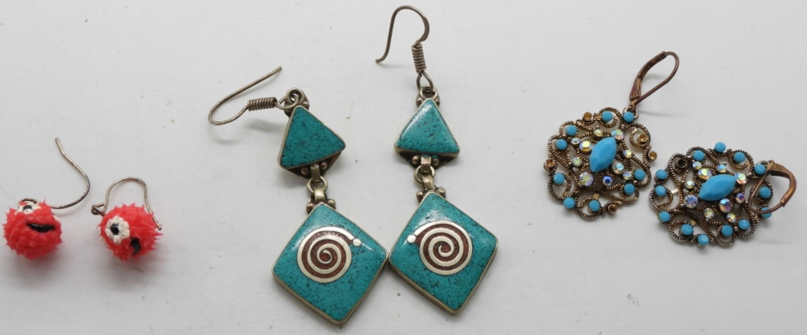 (3) Pairs Of Earrings (1 of 4)