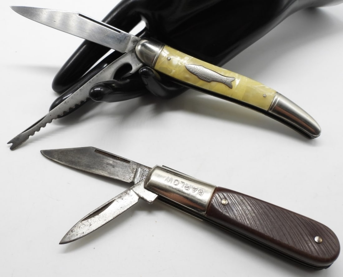 (1) Imperial Fishing Knife & (1) Imperial Barlow: Fishing knife has 2 blades, Barlow has 2 blades. Barlow is starting to rust a little