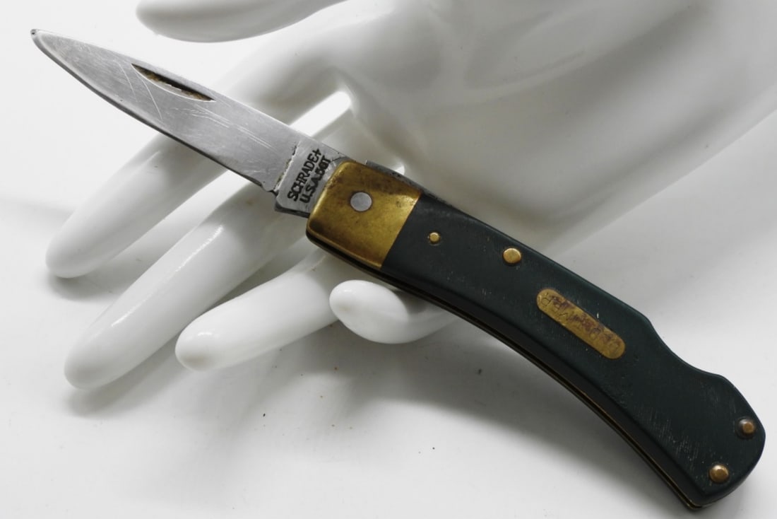 Old Timer Lockback Knife: Lockback does not work. Tip of blade is chipped.