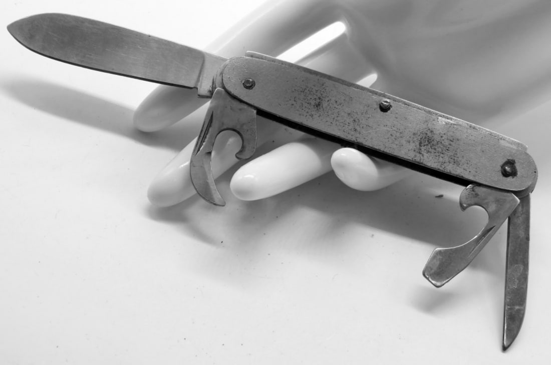 Vietnam Era Camillus Multi-Tool Knife: Has 4 extensions, rusted on all the extensions