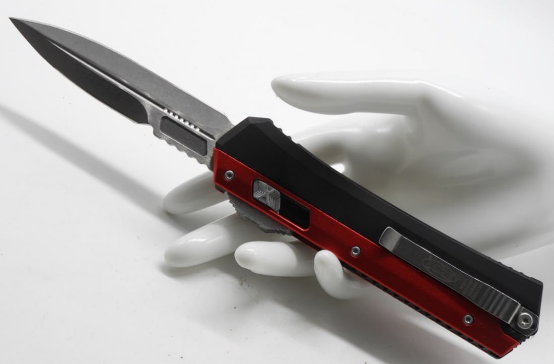 Micotech Glykon Knife: Does not come in box, but comes in sheath. Opens & closes no problems. Red and black