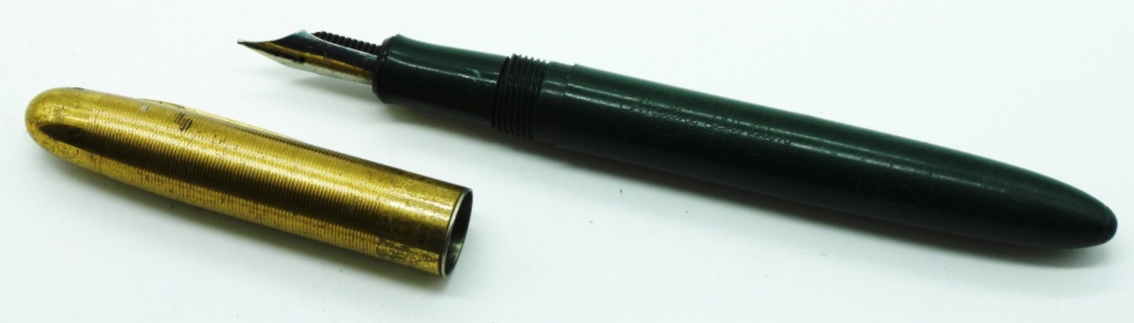 Fineline Fountain Pen: Green with a gold-tone cap