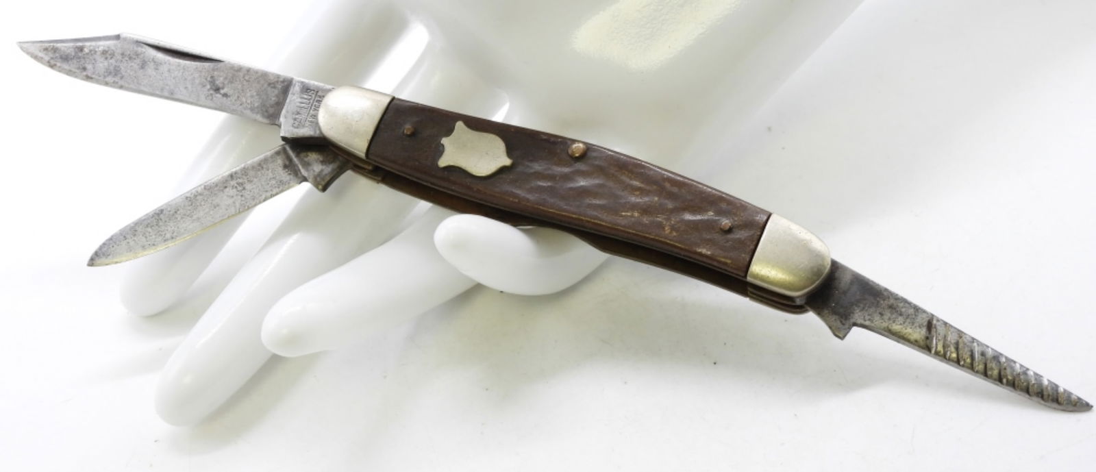 Camillus (3) Blade Pocket Knife: Opens and closes, worn down. No box