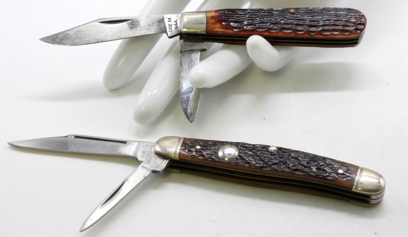 Boker 2 Blade Knife & Case Red Bone Knife: Both are 2 blades, both have no rust.