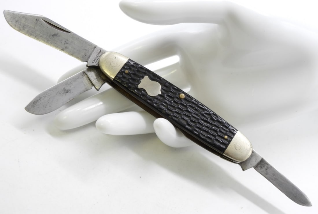 Winchester 3 Blade Pocket Knife: No rust, just worn. Does not come in box