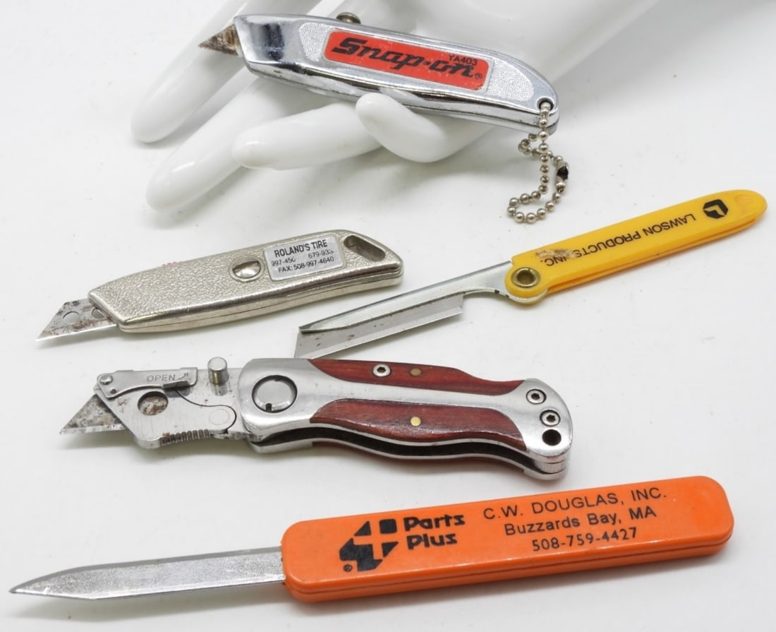 (5) Mini Pocket Box Cutter Knives: For your everyday work needs.
