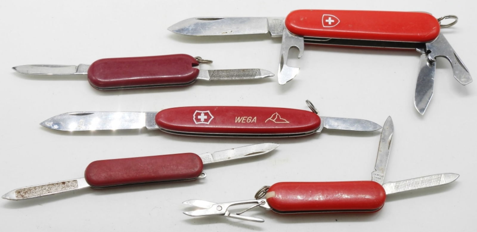 (5) Small Utility Multi Pocket Knives: (2) Are Swiss Army