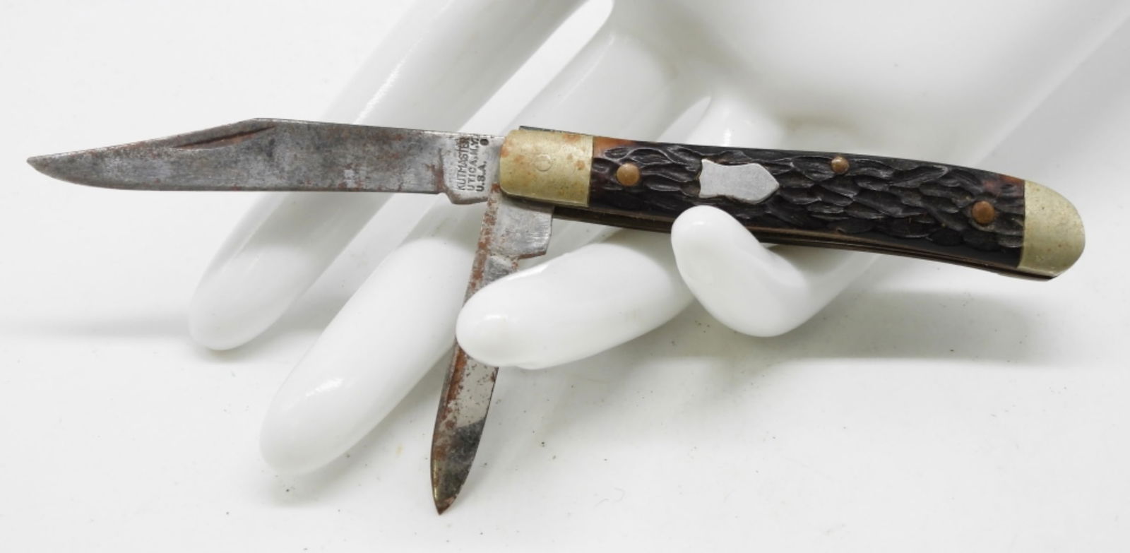 Vintage Kutmaster: Two-Blade Pocket Knife