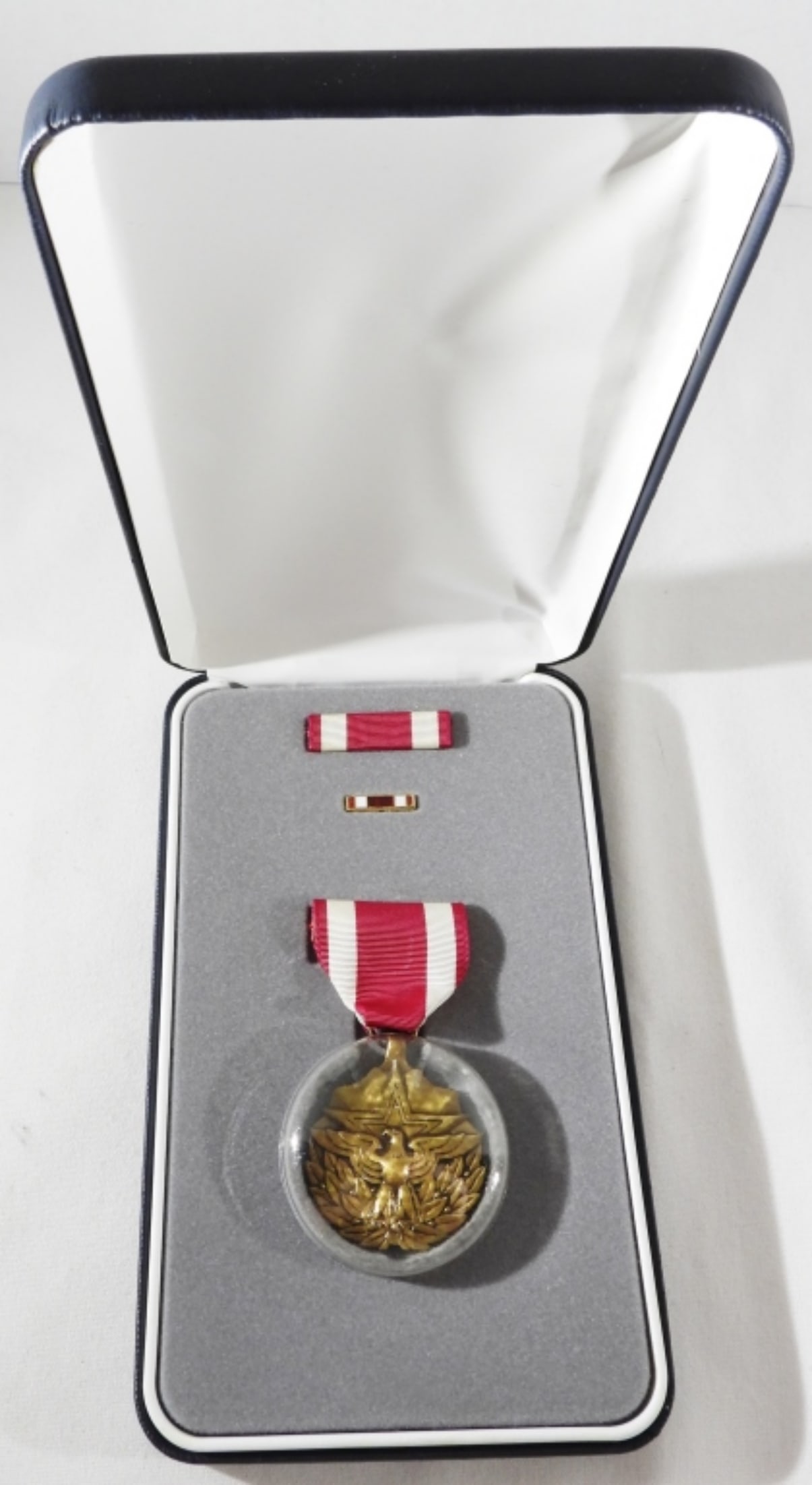 US Army Meritorious Service Medal: Full Size with ribbon and lapel pin