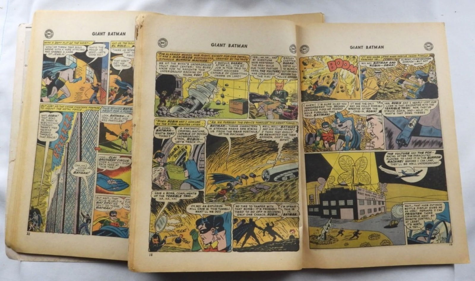 (2) DC 80pg Giant Batman - 3