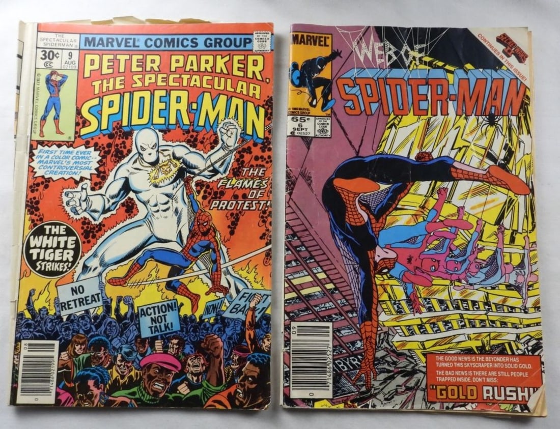 (2) Spider-Man Comics (1 of 4)