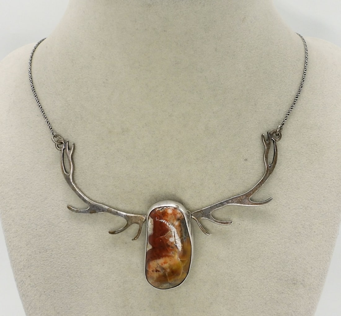 Agate Sterling Antler Necklace: Agate gemstone, sterling antler necklace, 20" long. Marked "Sterling Ouray Colorado". (12 dwt)