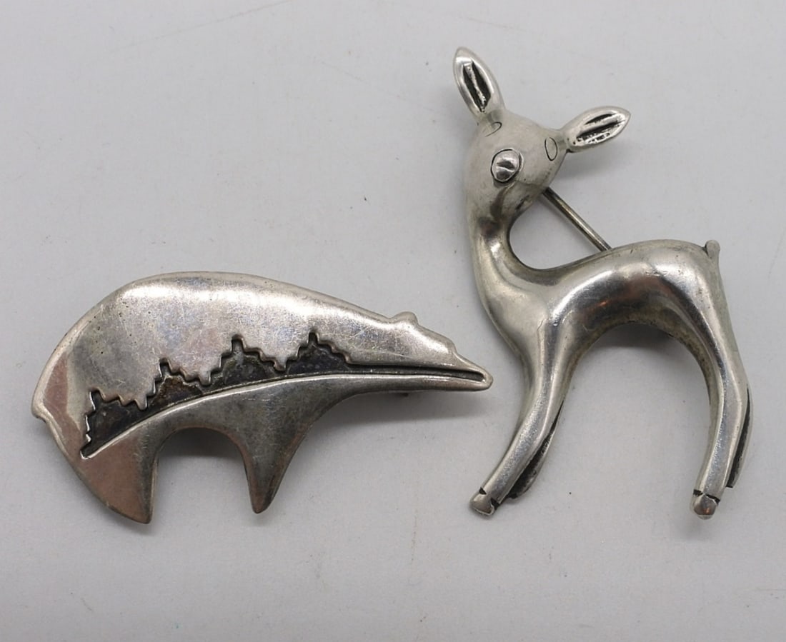 Two Cute 925 Animal Pins: Two adorable animal pins, both 1.5". (9.7 dwt)