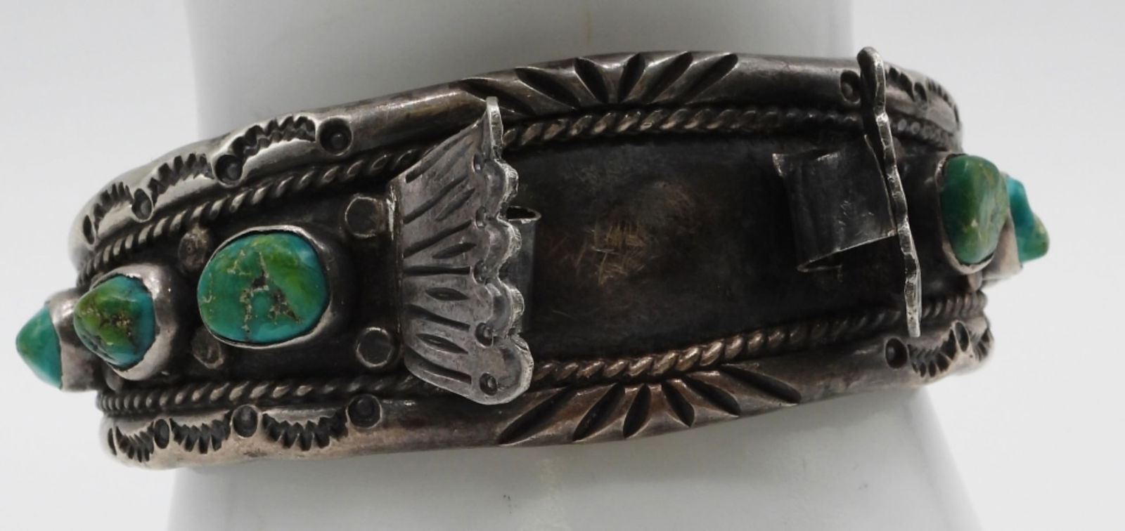 Turquoise Navajo Watch Cuff 30DWT: 30dwt. It is stamped on the back by the maker. Watches are not verified, authenticated, or tested in running condition unless specified.