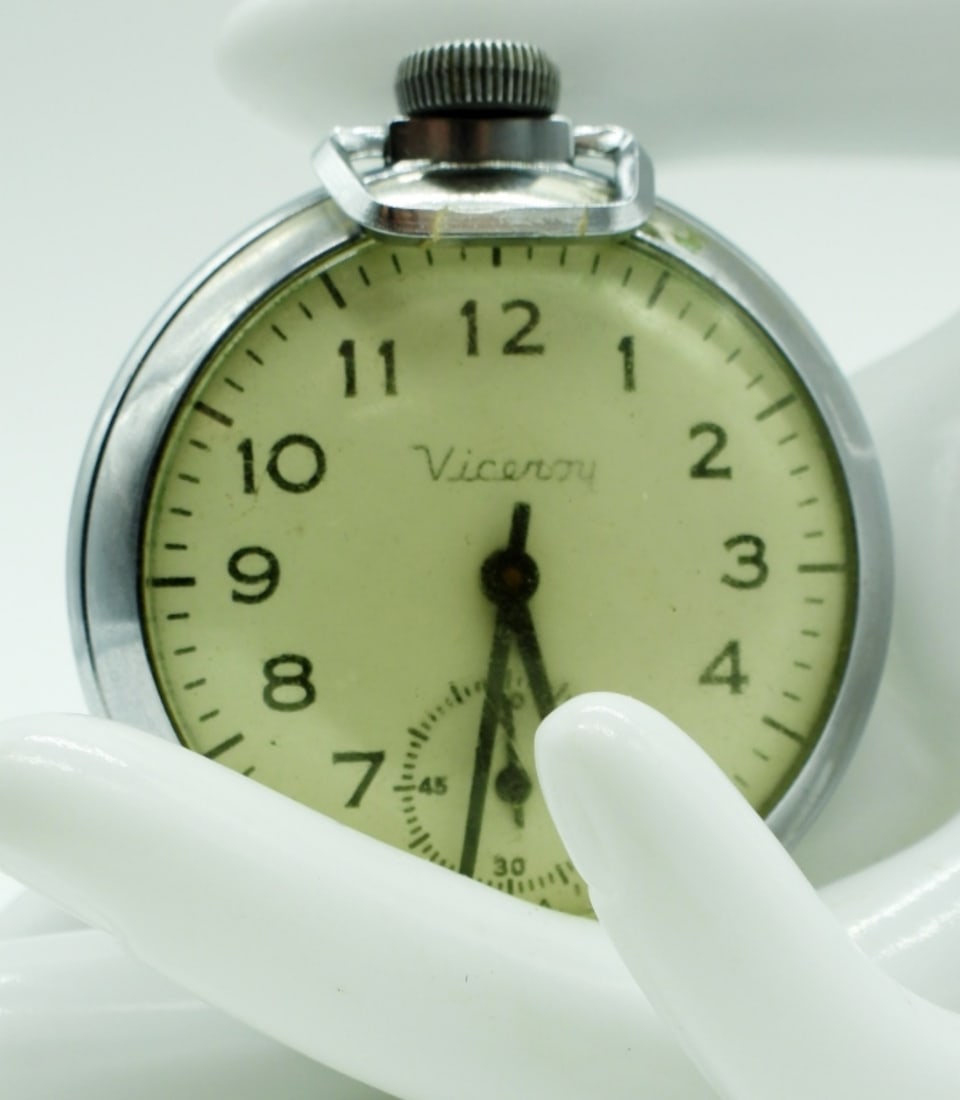 Ingraham Viceroy Pocket Watch: Working manual winding movement. Watches are not verified, authenticated, or tested in running condition unless specified.