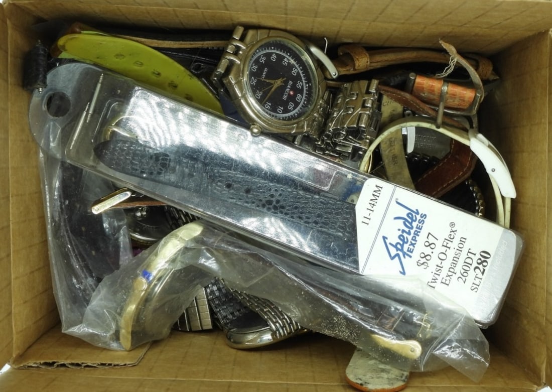 Box for Repair & Parts: Check out our new site @live.vintageauctionsonline.com