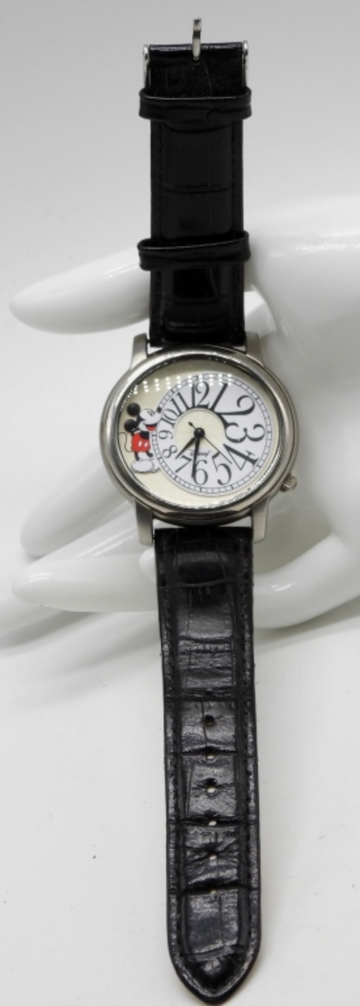 Limited Edition Disney Mickey Mouse Watch: 2006 Shareholders Genuine Leather Watches are not verified, authenticated, or tested in running condition unless specified