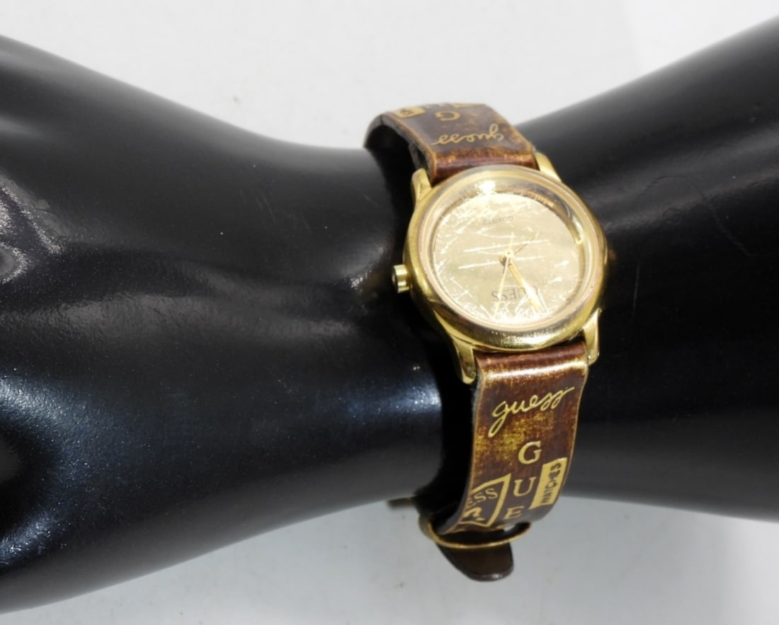 Guess Watch Women's 25mm Gold Tone (1 of 4)